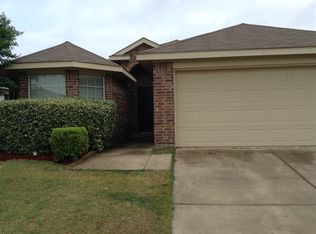 2045 Old Glory Dr, Heartland, TX 75126