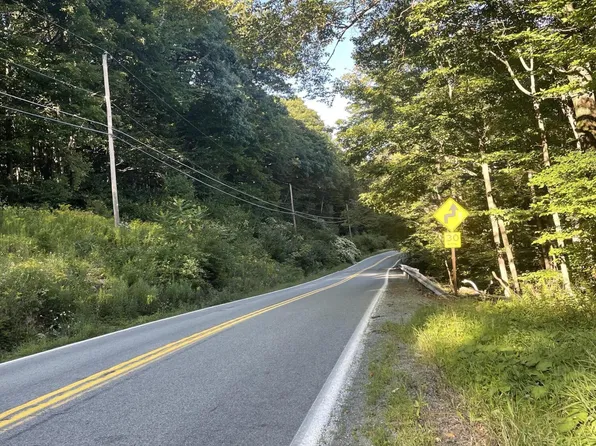 White Rock Dr, Forest City, PA 18421