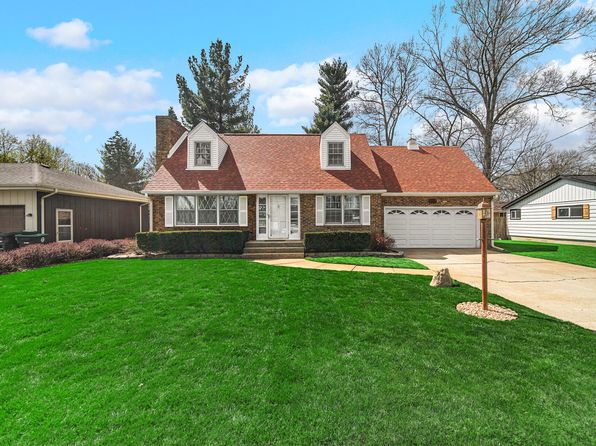 176 Fraser Ln, Hobart, IN 46342