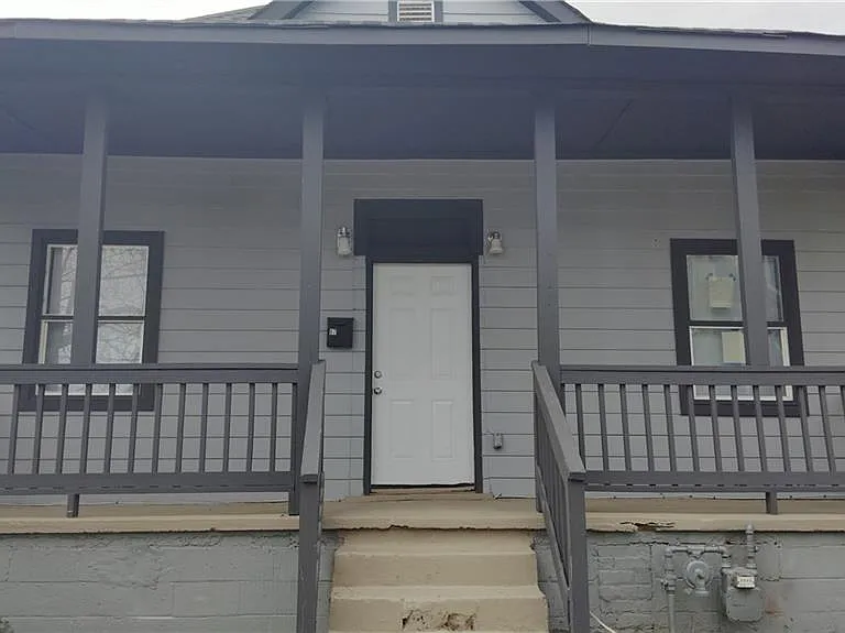 67 Daniel St SE — Photo 1
