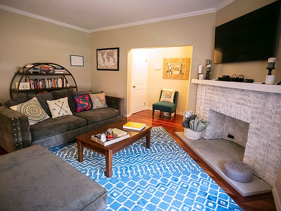 4th image of 808 W Lakeside Pl APT 205