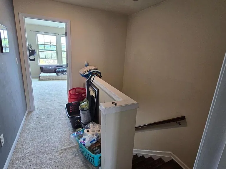 76 Albert Ct — Photo 33
