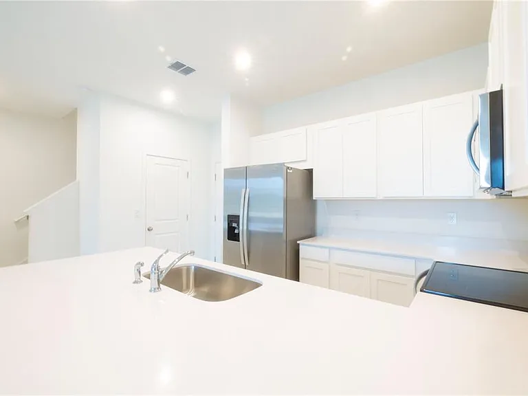 104 Royal Ranch Rd — Photo 36