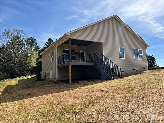 4th image of 42629 Greenview Dr