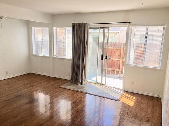 4th image of 70 Glendora Ave APT 14