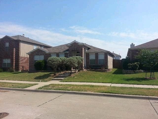 2nd image of 2707 Lakefield Dr
