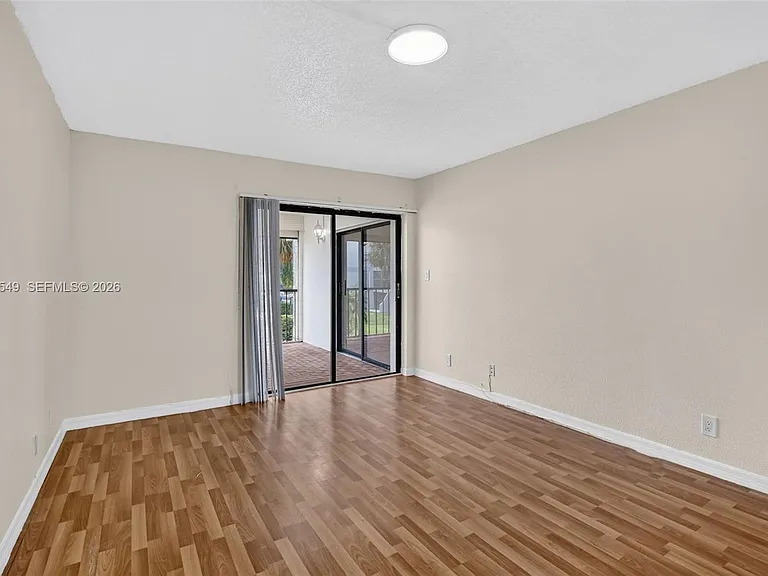 220 Lakeview Dr #210 — Photo 20