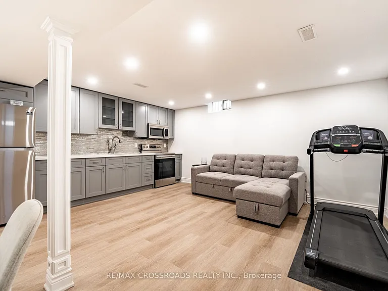 176 William Roe Blvd #BASEMENT — Photo 4