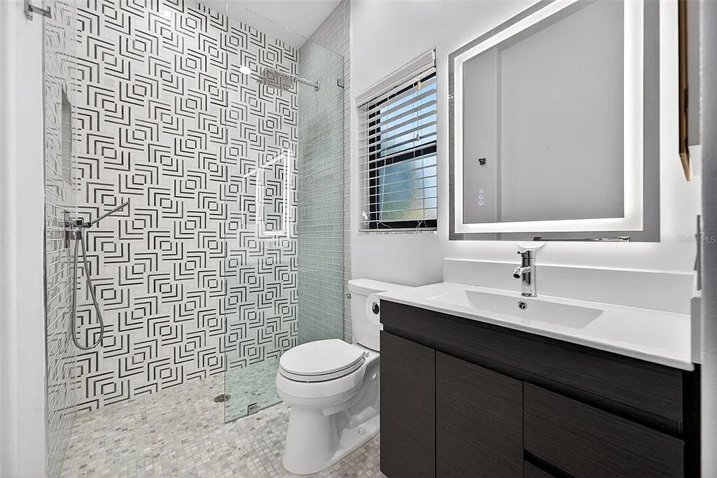 3 bed, 3.5 bath, 3168 sqft, $7,475 — Photo 4