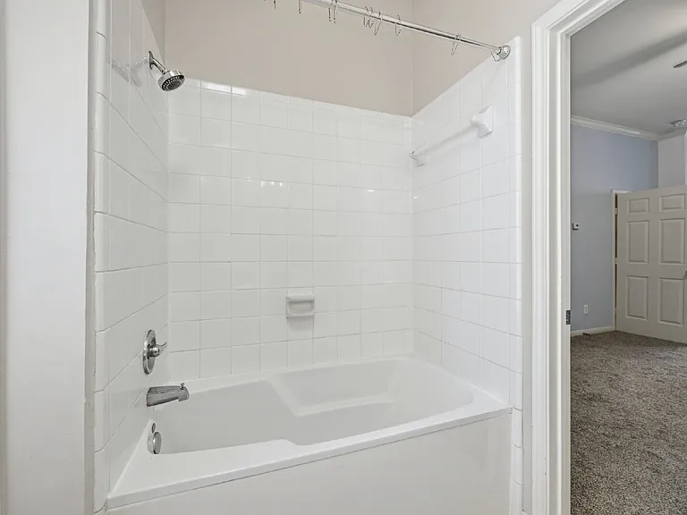 2913 Crawford St #B — Photo 23