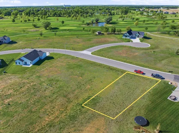328 W Cherry Oaks St, Cheney, KS 67025