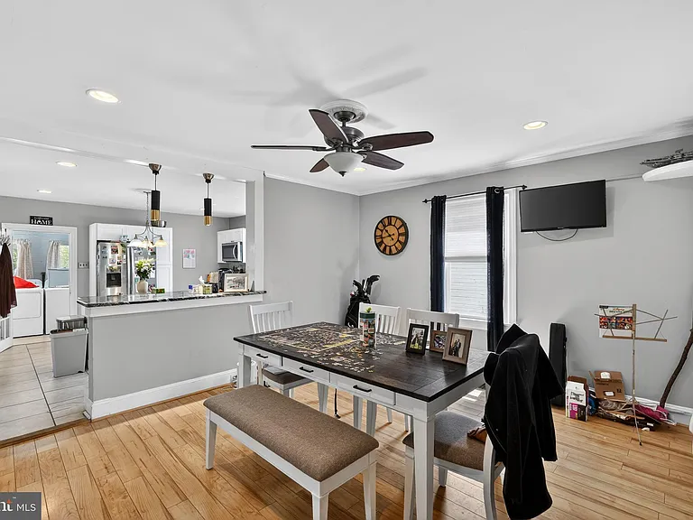 475 Old Elm St — Photo 11