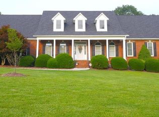 245 Deerfield Dr, High Point, NC 27262