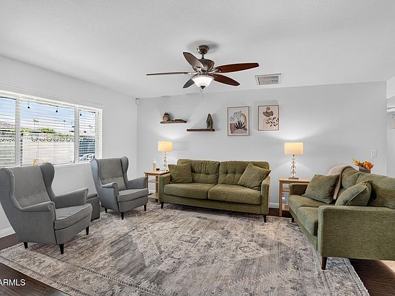 5th image of 2052 E ELMWOOD Street
