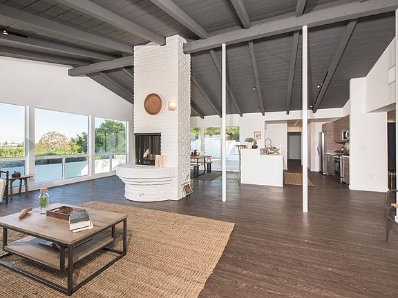 4th image of 5163 Sanchez Dr
