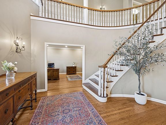 2nd image of 8S230 Hampton Cir
