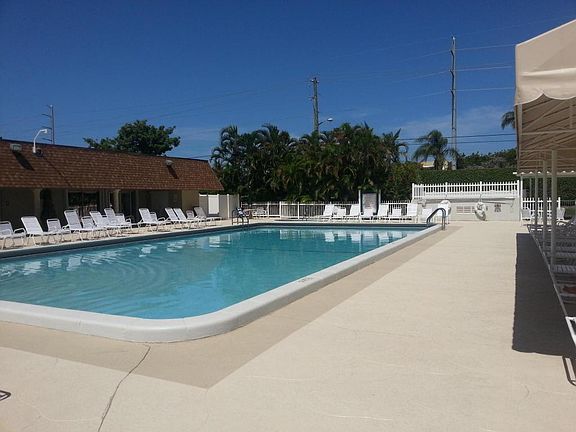 5th image of 1420 NW 20th Ave