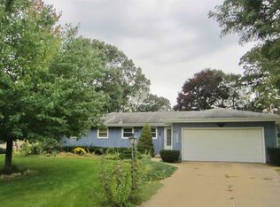 53141 Crestview Dr, South Bend, IN