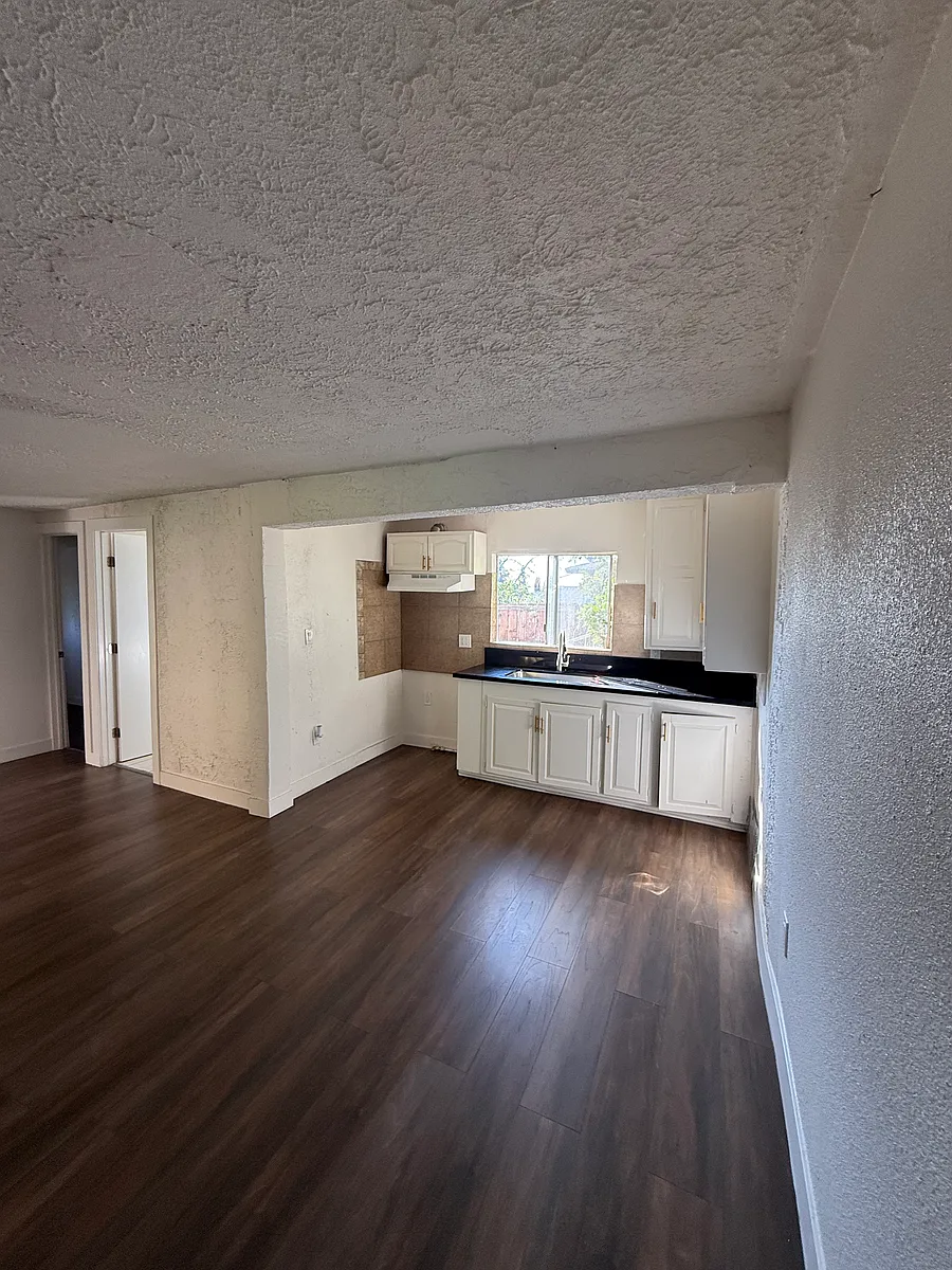 Building Photo - 3624 Dwiggins St #3624
