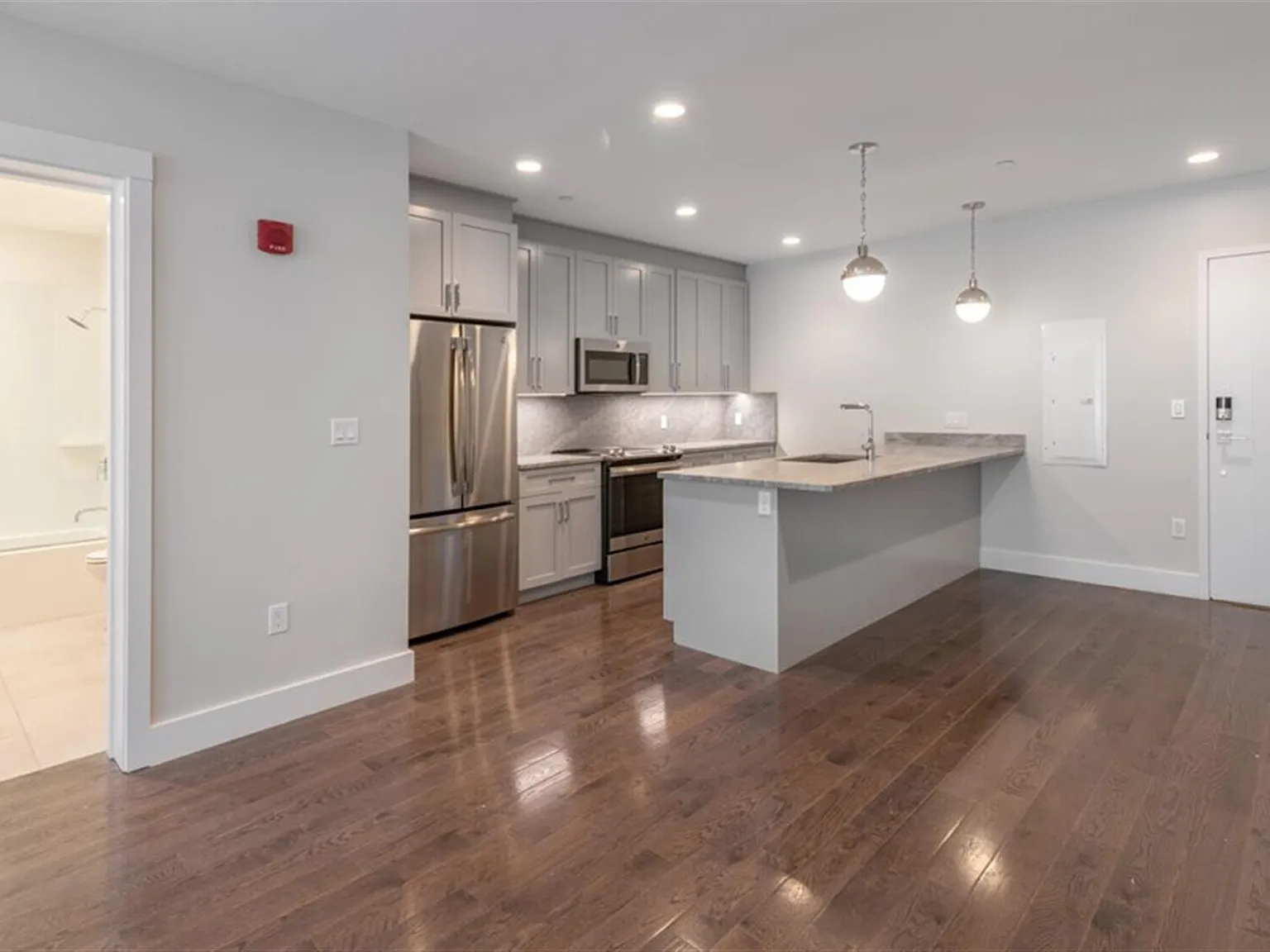 2 bed, 1200 sqft, $3,800 — Photo 2
