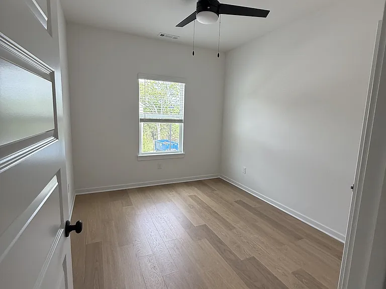 1895 E Fiji St — Photo 10