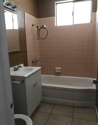3rd image of 4925 1/2 Clara St