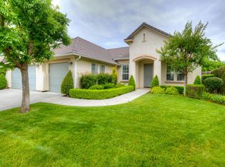 3235 Rall Ave, Clovis, CA 93619