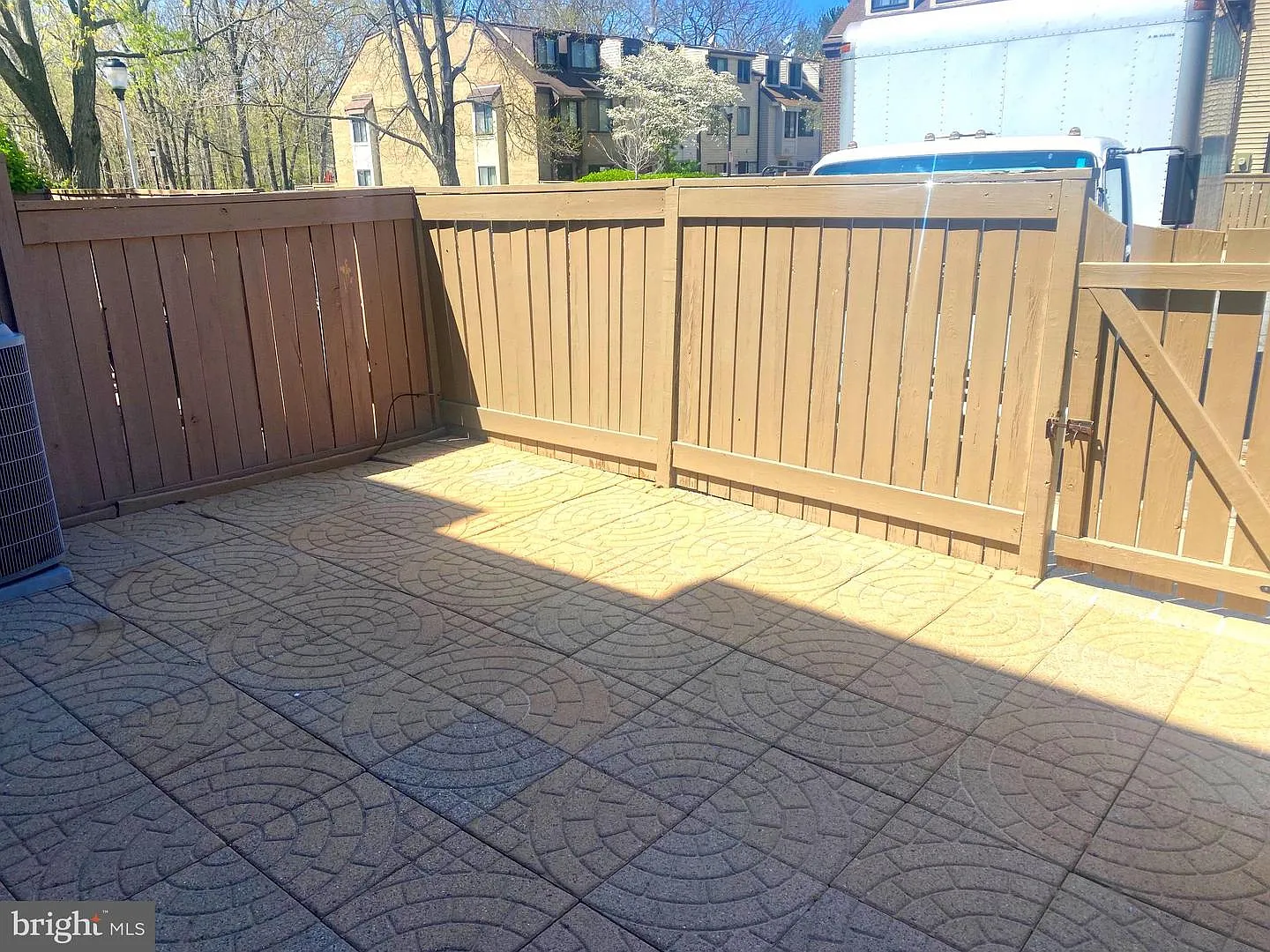 9819 Brookridge Ct — Photo 3