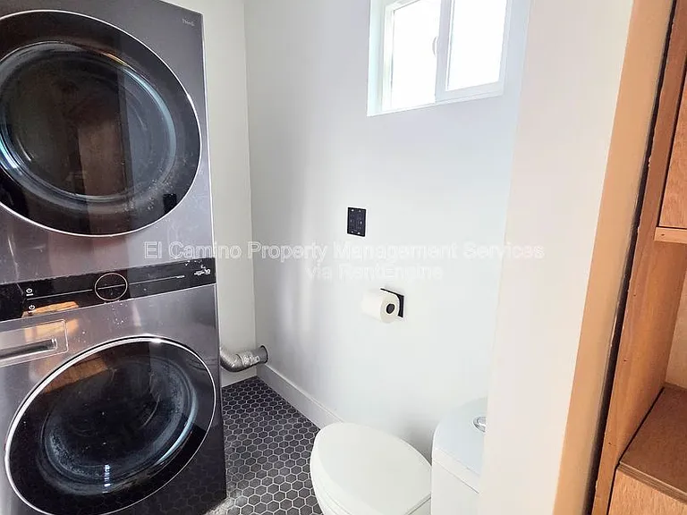 2068 San Francisco Ave — Photo 31