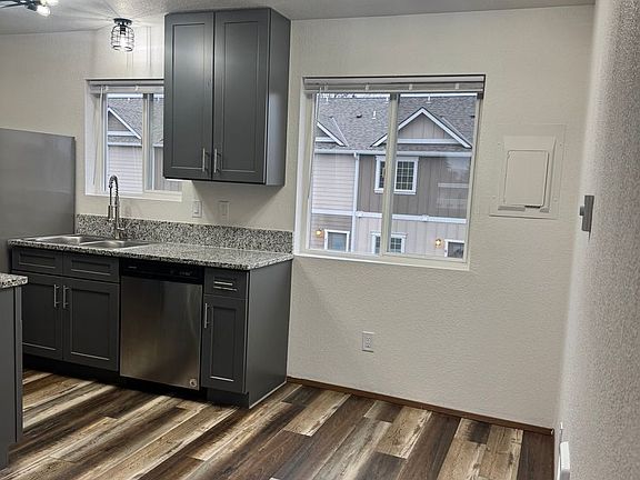 3rd image of 2109 N Walnut St APT 4