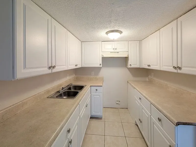 Yellow Pine Townhomes — Photo 8