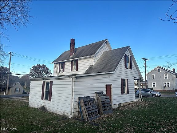 5th image of 133 Cedar St N