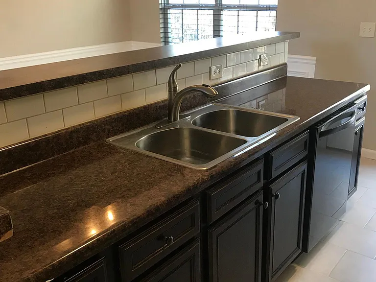 655 Escalade Dr — Photo 7