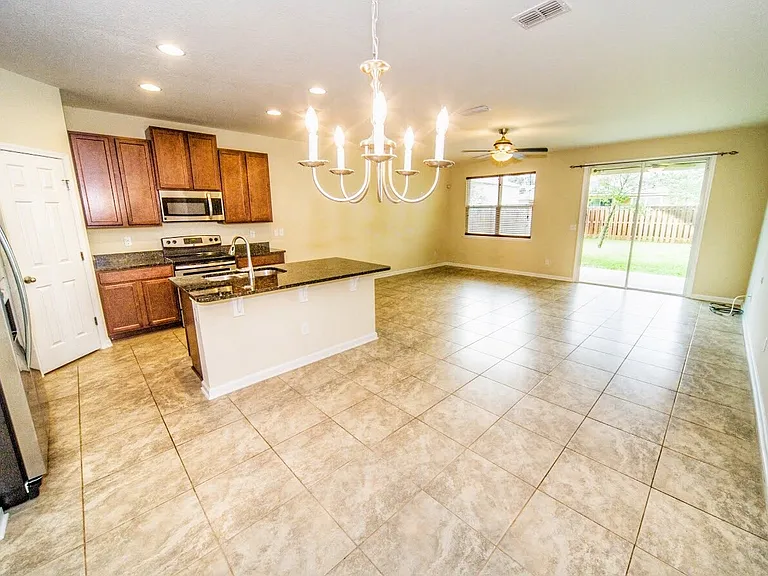 11733 Lake Bend Cir — Photo 10