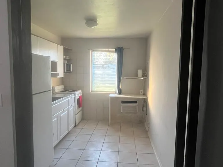 1120 N 14th Ave #2 — Photo 8