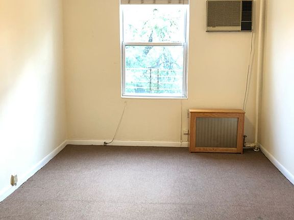 3rd image of 42 Douglass St APT 2