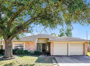 7202 Skylight Ln, Houston, TX 77095