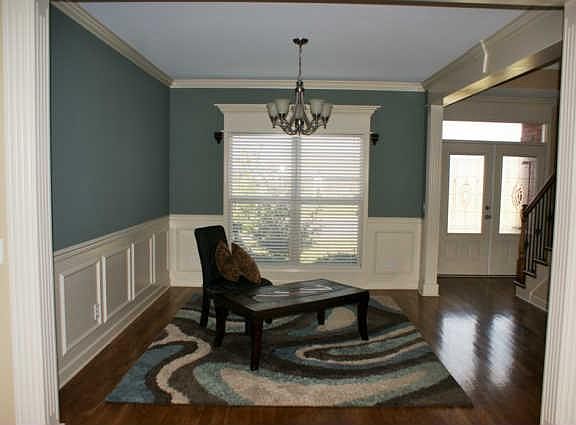 4th image of 5004 General Eisenhower Dr