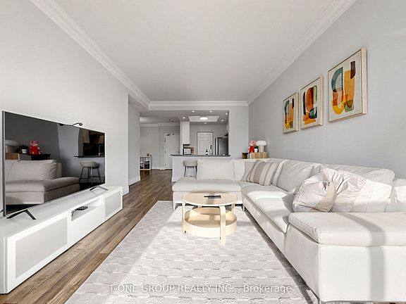 5th image of 22 Clarissa Dr #Penthouse 6