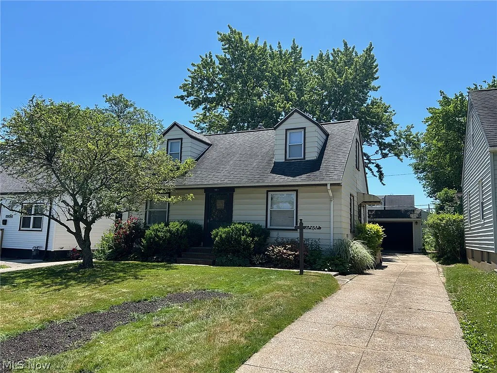 12422 Shady Oak Blvd photo 1