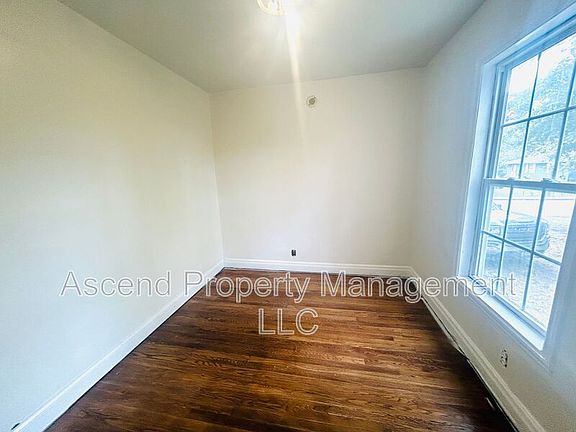 5th image of 1813 Walker Ave