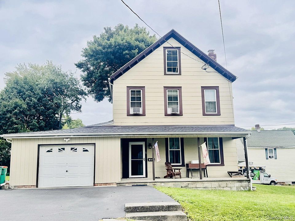 2nd image of 5 Lincoln Ave #2