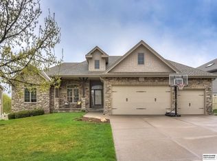 7433 S 102nd St, La Vista, NE 68128