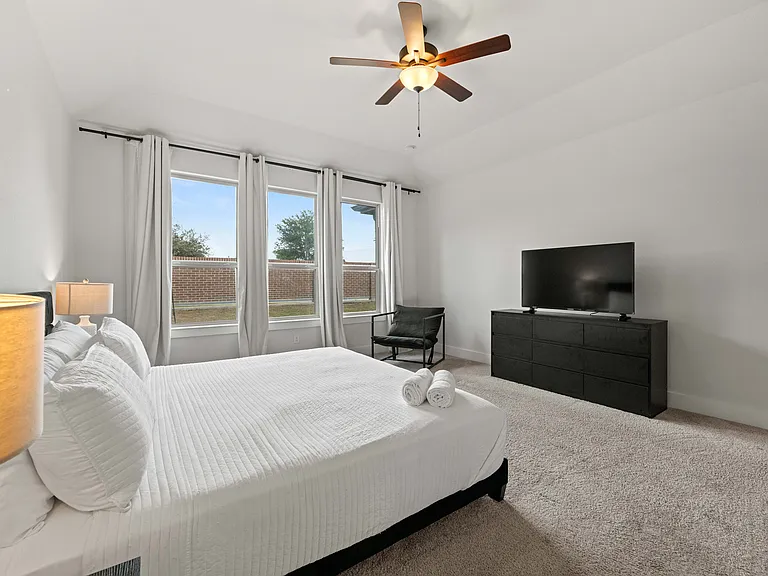 801 Lake Cove Dr — Photo 23
