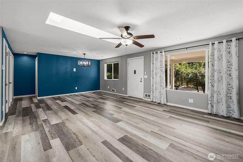 4th image of 19109 57th Street E