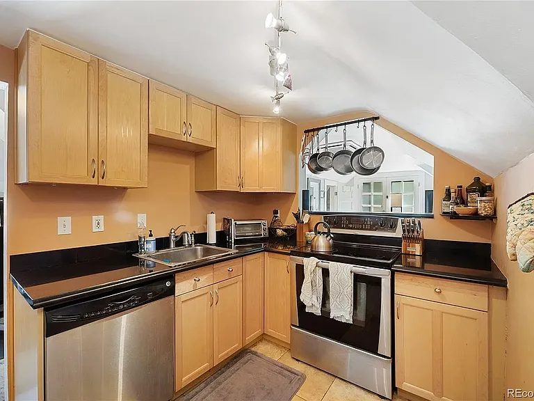 1130 N Lafayette St #5 — Photo 10