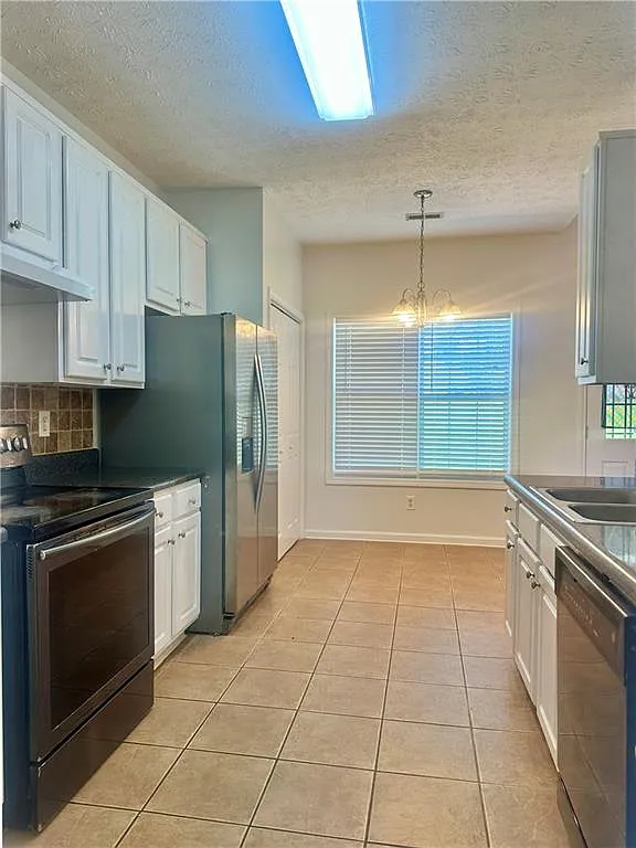 4 bed, 2.0 bath, 1680 sqft, $2,500 — Photo 4