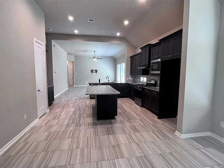 4218 Haven Crest Ln — Photo 3
