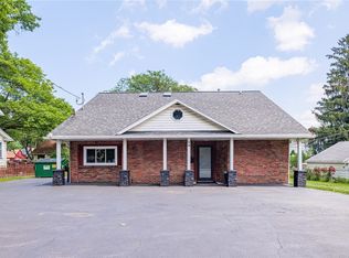 70 Cooper Rd, Rochester, NY 14617