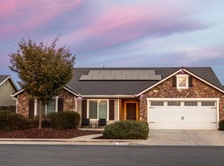 400 Pinewood Ave, Sanger, CA 93657